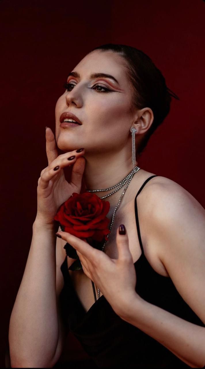 Model Lina