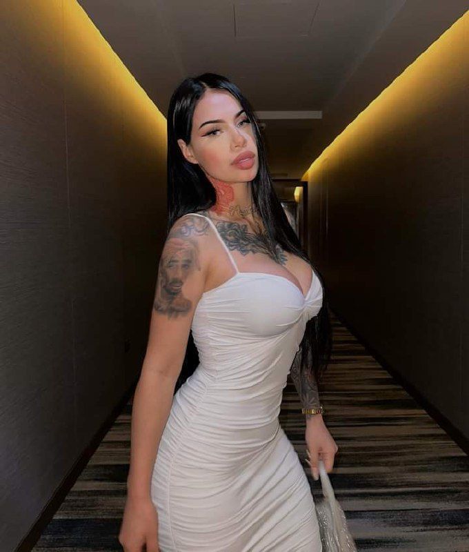 Model Sura